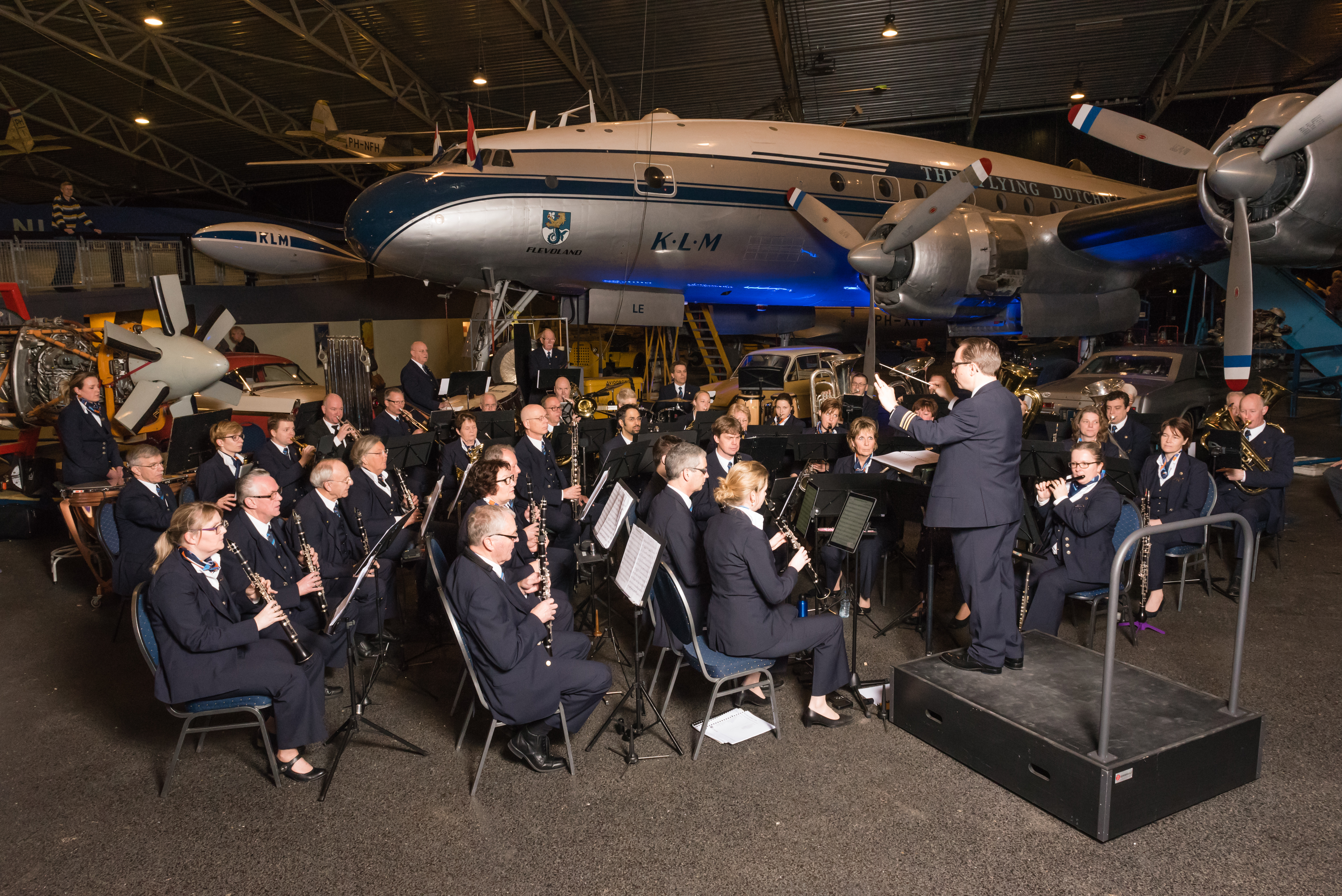 2016 Aviodrome orkest met oud vliegtuig
